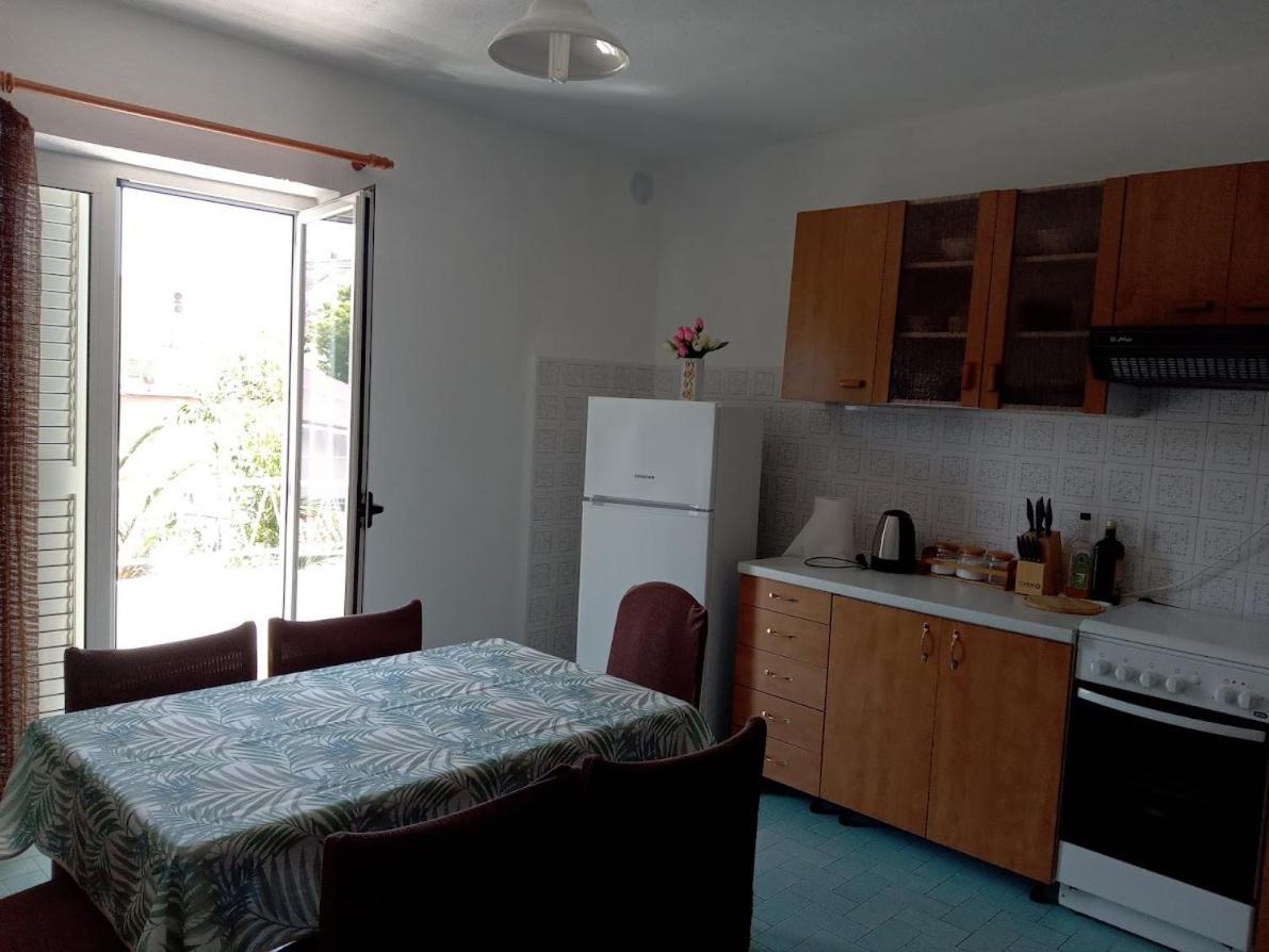Apartment For 6 In Makarska Centar Extérieur photo