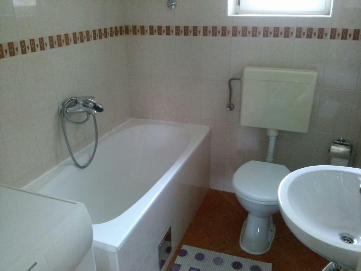 Apartment For 6 In Makarska Centar Extérieur photo